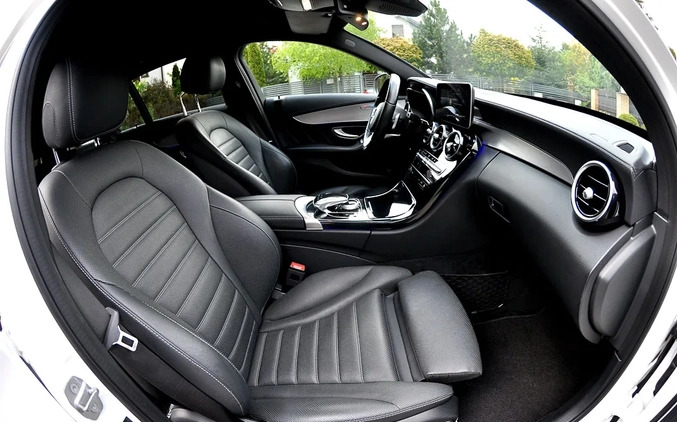 Mercedes-Benz Klasa C cena 134900 przebieg: 140000, rok produkcji 2019 z Krynki małe 742